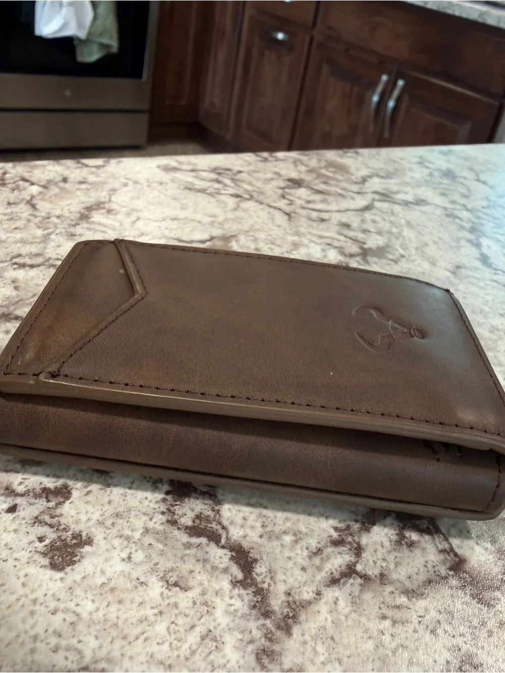 Minimalist Brown Leather Money Clip Wallet - Picture 3 of 6